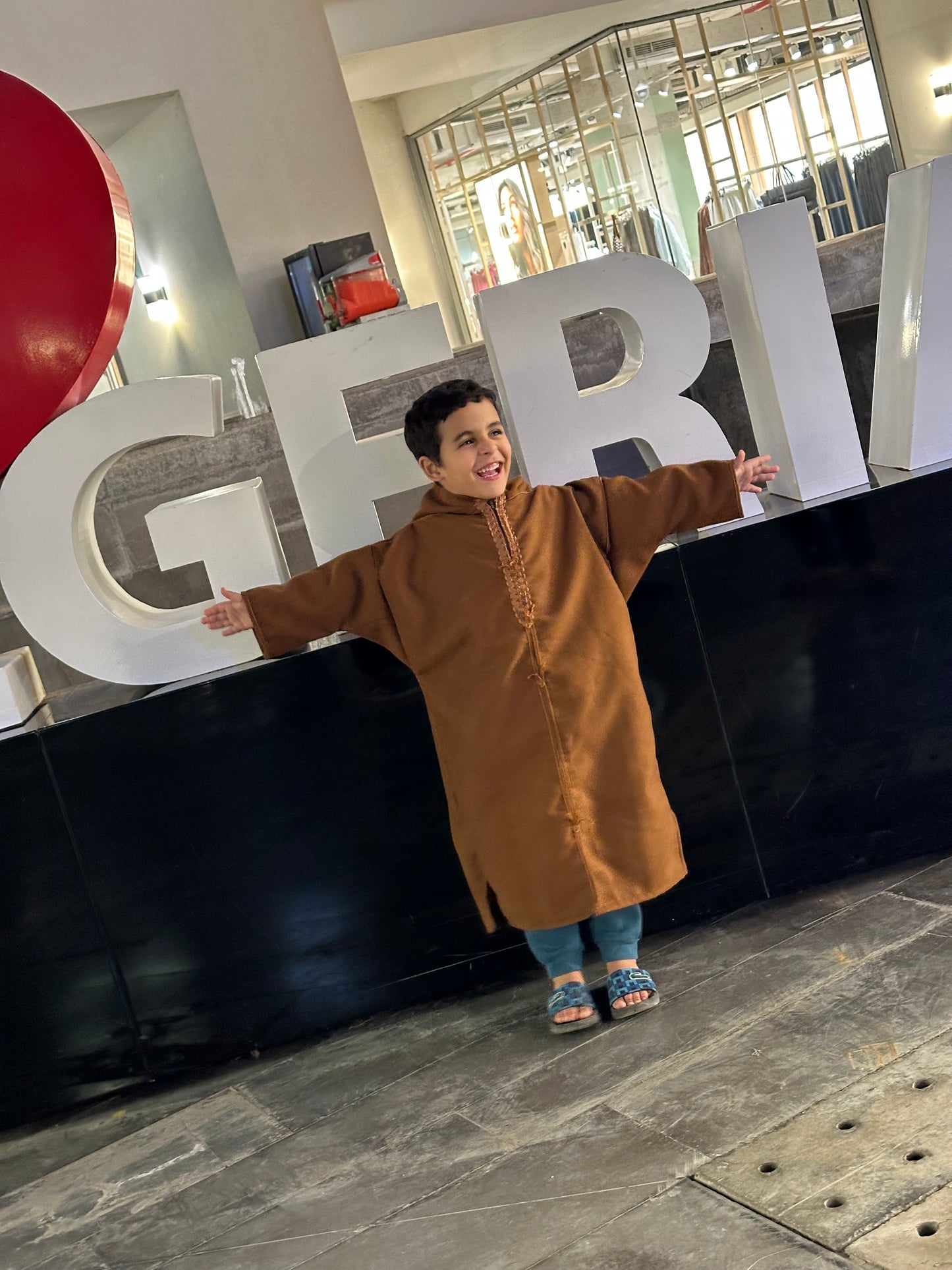 🧥 قشّابية جزائرية – دفء وأناقة لأولادك في الشتاء